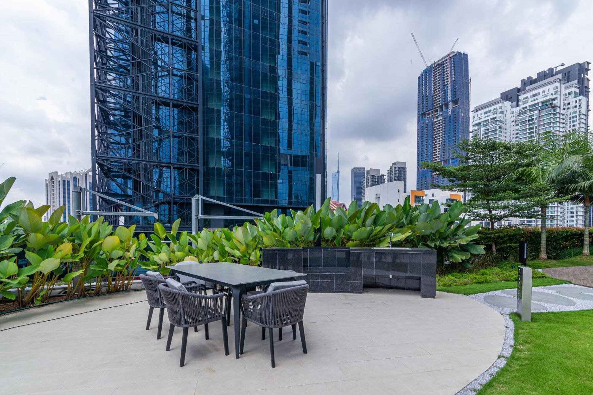 Eaton Residences Klcc By Plush Kuala Lumpur Buitenkant foto
